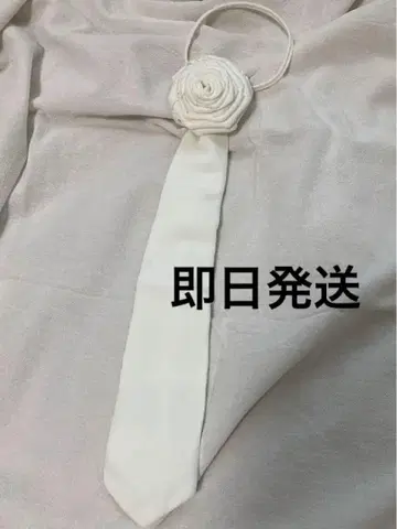 Bibiy. ROSETTE NECK TIE