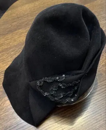블랙 플랩 울 캡