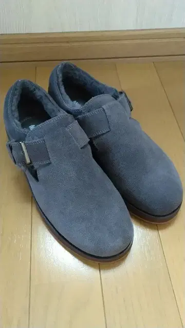 MINNETONKA 그레이 어그 부츠 버클 포함 23cm
