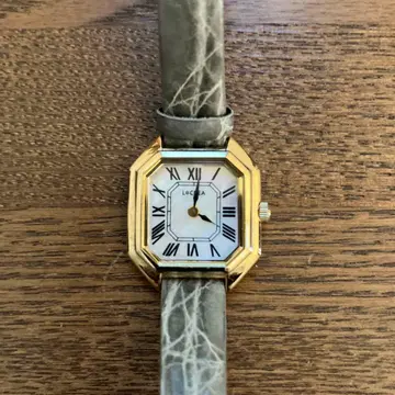 L CREA 솔라 손목시계 가격 인하했습니다. 연말까지 판매합니다.