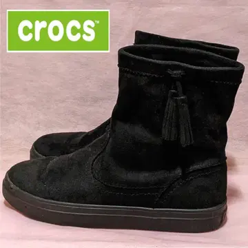 새상품급 crocs 스웨이드 느낌 부츠 블랙 W8