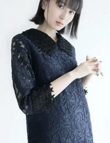 GRACE CONTINENTAL 네이비 레이스 원피스 스타 자수 칼라