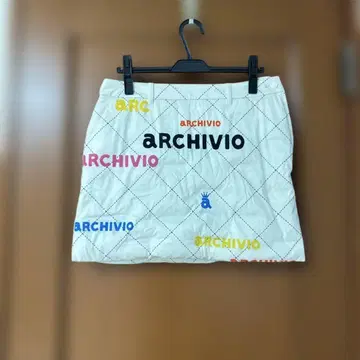ARCHIVIO 로고 프린트 스커트 화이트