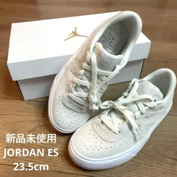 미사용 새상품* Jordan es 스니커즈 화이트
