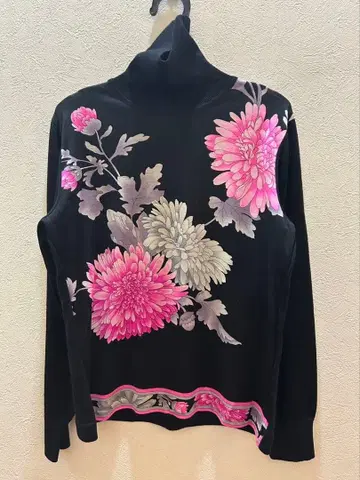 새상품급 LEONARD FASHION 꽃무늬 터틀넥 M