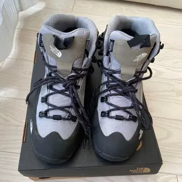 THE NORTH FACE 등산화 하이컷 그레이/블랙 24cm