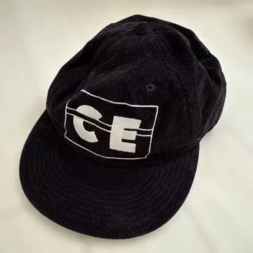 C.E 스웨이드 원단 코듀로이 캡