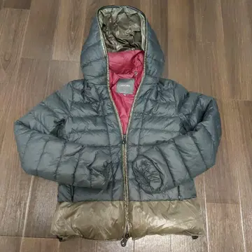 새상품급 DUVETICA 다운 자켓 42 그레이/올리브