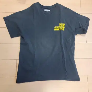 The BONEZ 다크 그레이 T셔츠 L사이즈
