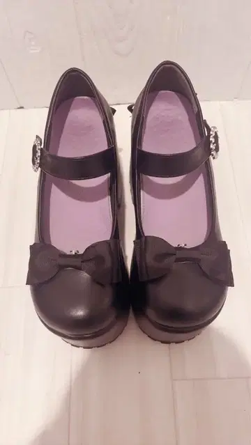 [ YOSUKE/요스케 ] 통굽 스트랩 펌프스