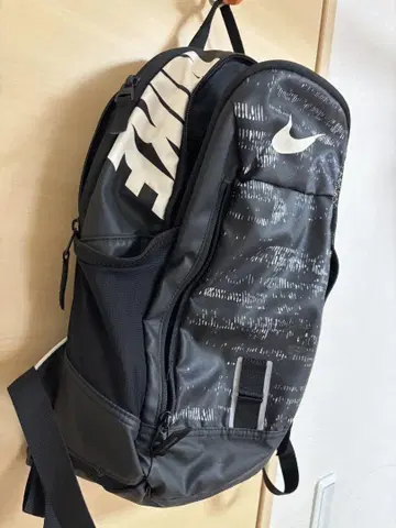 NIKE 블랙 백팩 그래픽