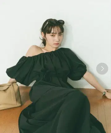 VANNIE U 오프숄더 볼륨 블라우스 & 볼륨 개더 롱 스커트