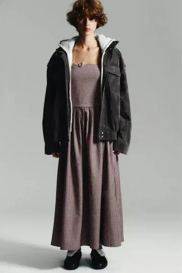 ZARA 체크 무늬 미디 기장 원피스
