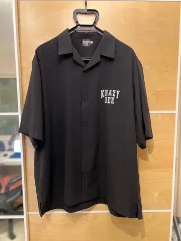 KRAZY BEE 반팔 버튼 셔츠 블랙