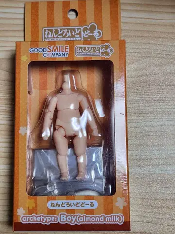 넨도로이드돌 Boy (almond milk)