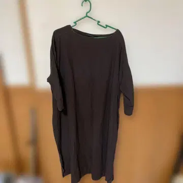 린넨 100% 다크 브라운 7부 소매 원피스