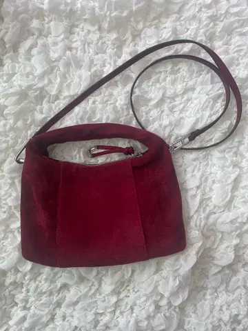 새상품급 H&M 버건디 스웨이드 느낌 숄더백