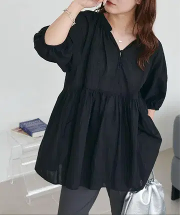 디스코트 시어 도비 페플럼 블라우스
