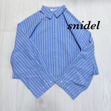 snidel 새상품급 크롭 디자인 셔츠