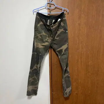 연말 세일 미사용 새상품! 하이드로겐 팬츠 카모 패턴 치노 팬츠