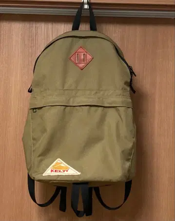 KELTY 올리브색 백팩