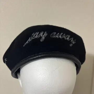 AZS TOKYO 베레모 블랙