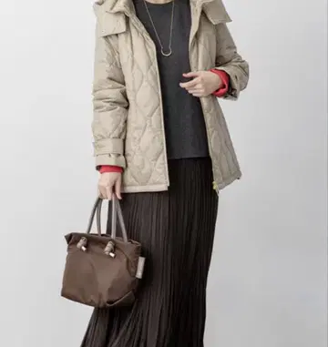 23구 여성용 [발수 가공] 충전솜 패딩 후드 아우터 44 사이즈