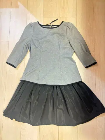 tocco closet 그레이 블랙 긴팔 미니 원피스