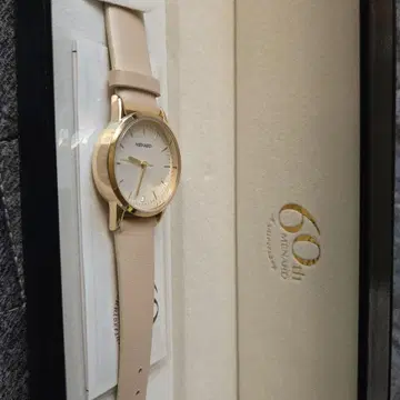 MENARD 60주년 기념 손목시계 베이지