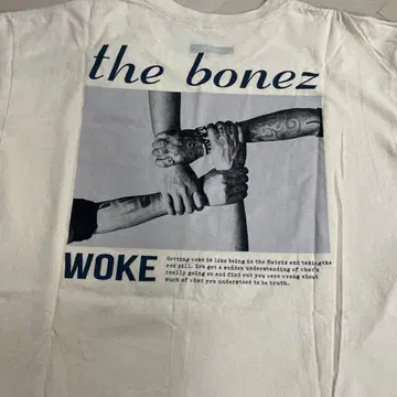 The BONEZ WOKE 티셔츠