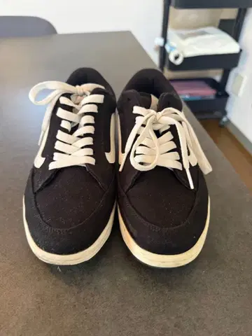 Vans 블랙 스니커즈