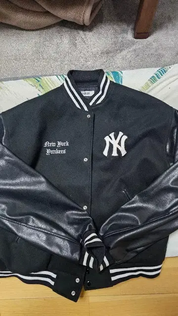 Yankees NEWERA 뉴에라 바시티 자켓 블랙 가죽