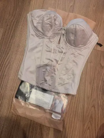 레이스업 뷔스티에 F70 MG-베이지(가격 인하 가능)