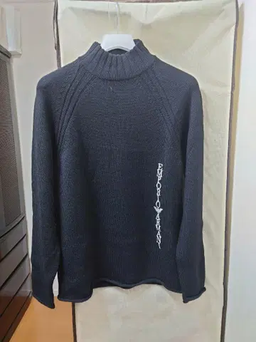 EMPORIO ARMANI 블랙 터틀넥 스웨터 50