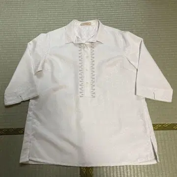 CROCODILE 자수 화이트 반소매 셔츠