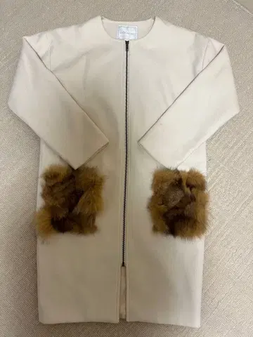 세실 맥비 롱 코트
