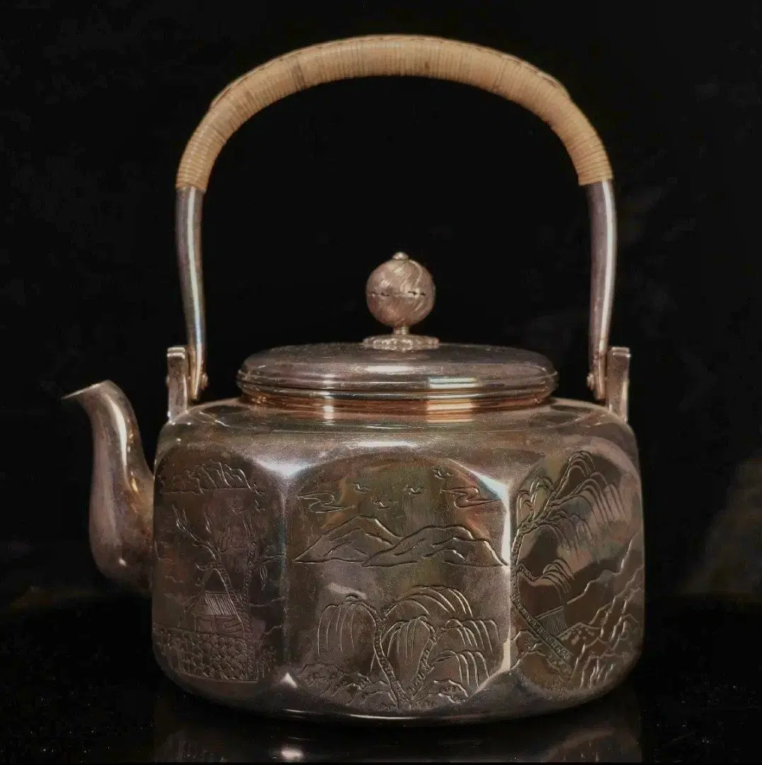 Octagonal San Su Mun Silver Teapot