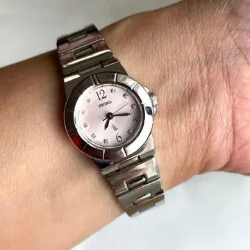 LUKIA SEIKO 손목시계