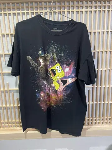 해외 구제 의류 스펀지밥 우주 디자인 티셔츠