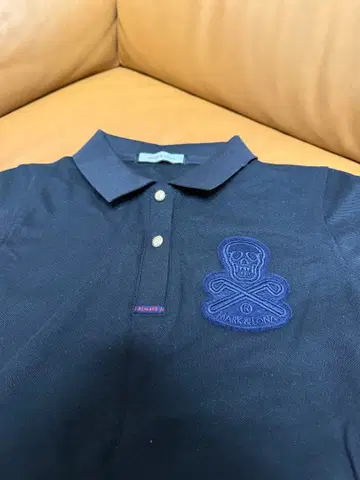 마크앤로나 스컬 자수 네이비 피케 셔츠