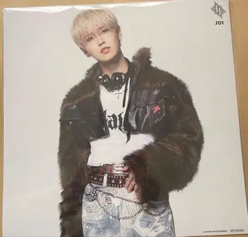JO1 시로이와 루키 메가 재킷