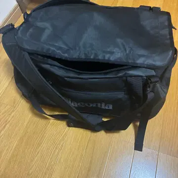 Patagonia 블랙 더플백 40L