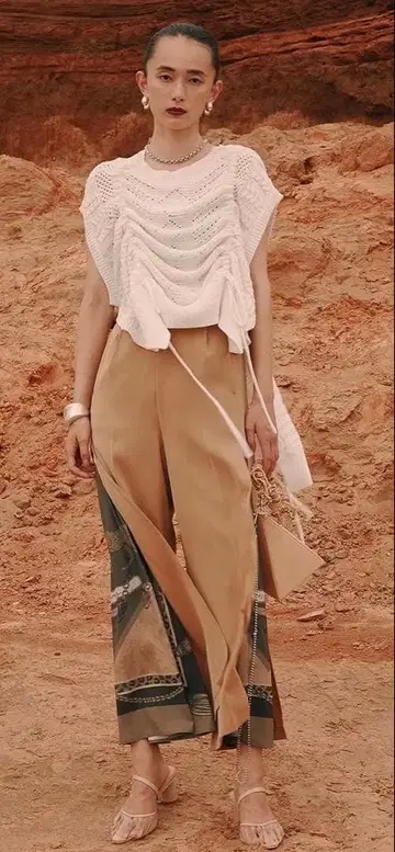Ameri 베이지 와이드 팬츠 사이드 패턴