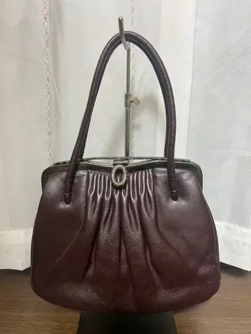다크 브라운 가죽 핸드백 미사용