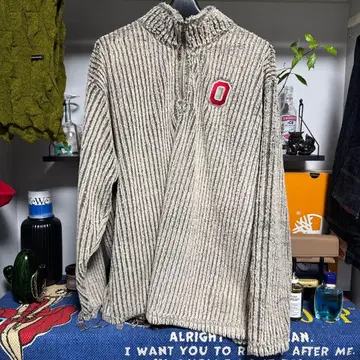 리브 편직 하이넥 자켓 O 마크