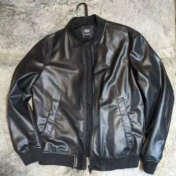 ZARA 자라 남성용 인조 가죽 봄버 자켓 블랙 L 사이즈