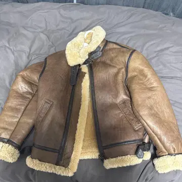 브라운 가죽 보아 자켓