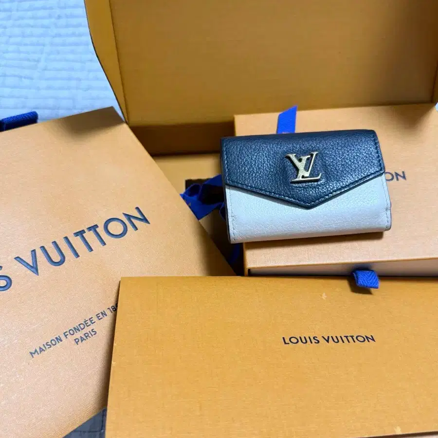 Louis Vuitton Lock Mini Wallet Full Box