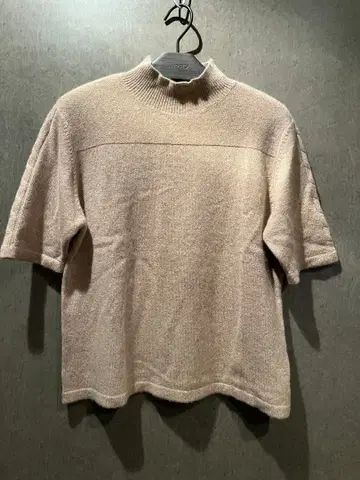 베이지 하이넥 반팔 니트 sizeM