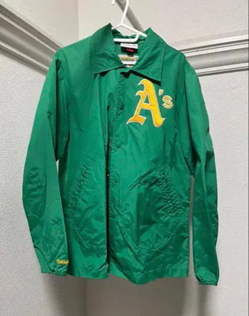 Mitchell & Ness A's 나일론 자켓